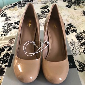 Nude Pumps